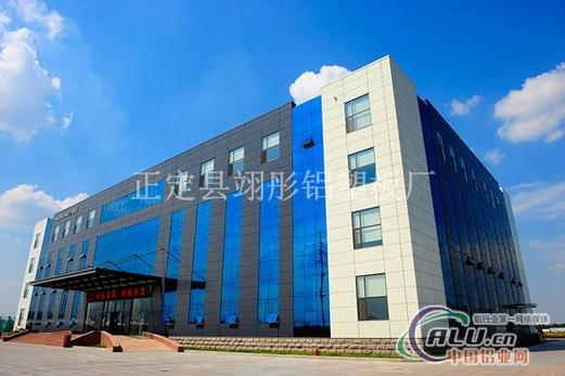 幕墻材料雙雄記 鋁塑復合板行情低迷，鋁單板何以逆勢突圍？